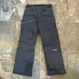 Boys sz. 10 Patagonia ski pants. Excellent pre-owned condition.